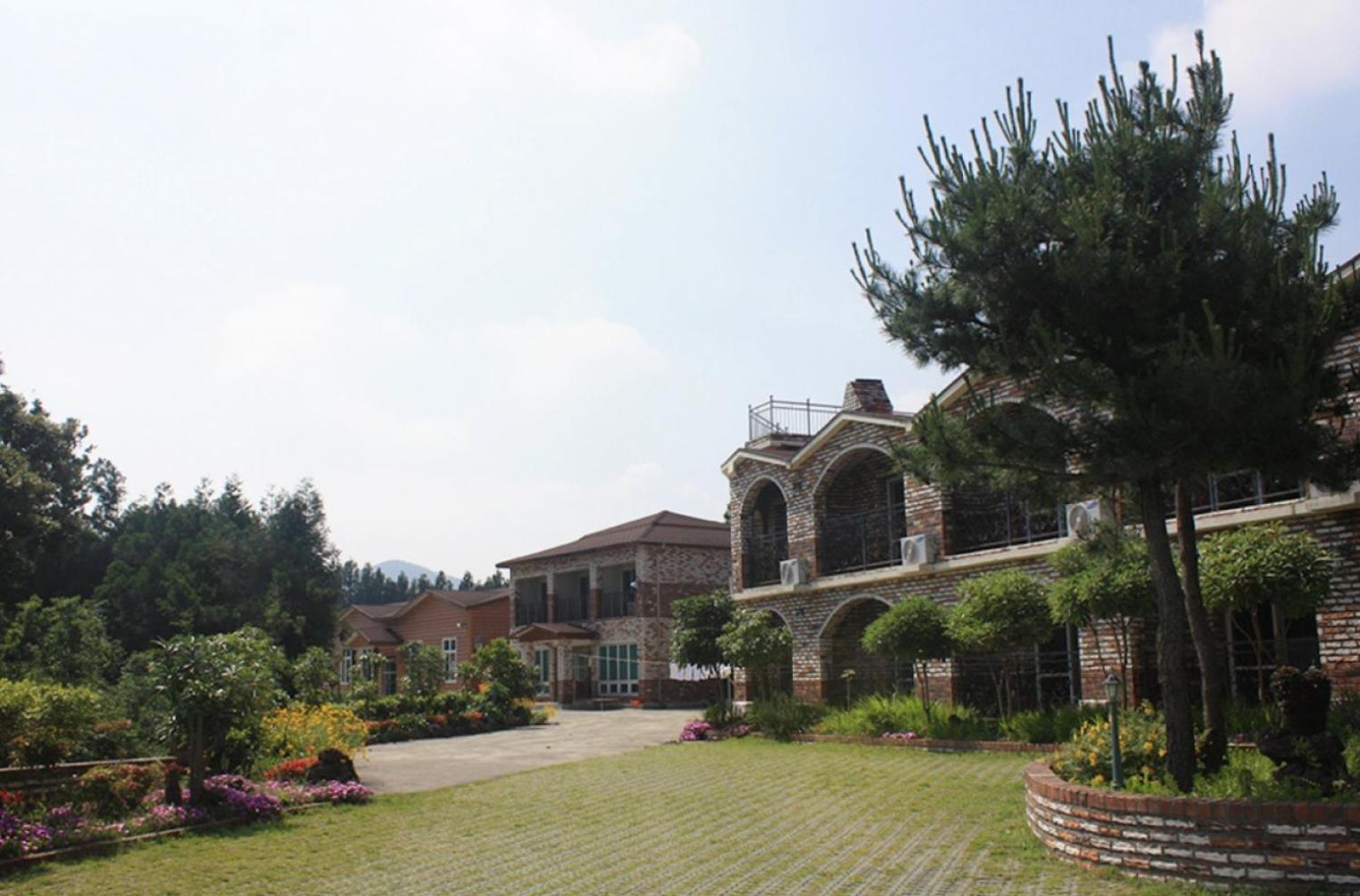 Jeju Ts Youth Hostel & Resort Seogwipo Exterior photo